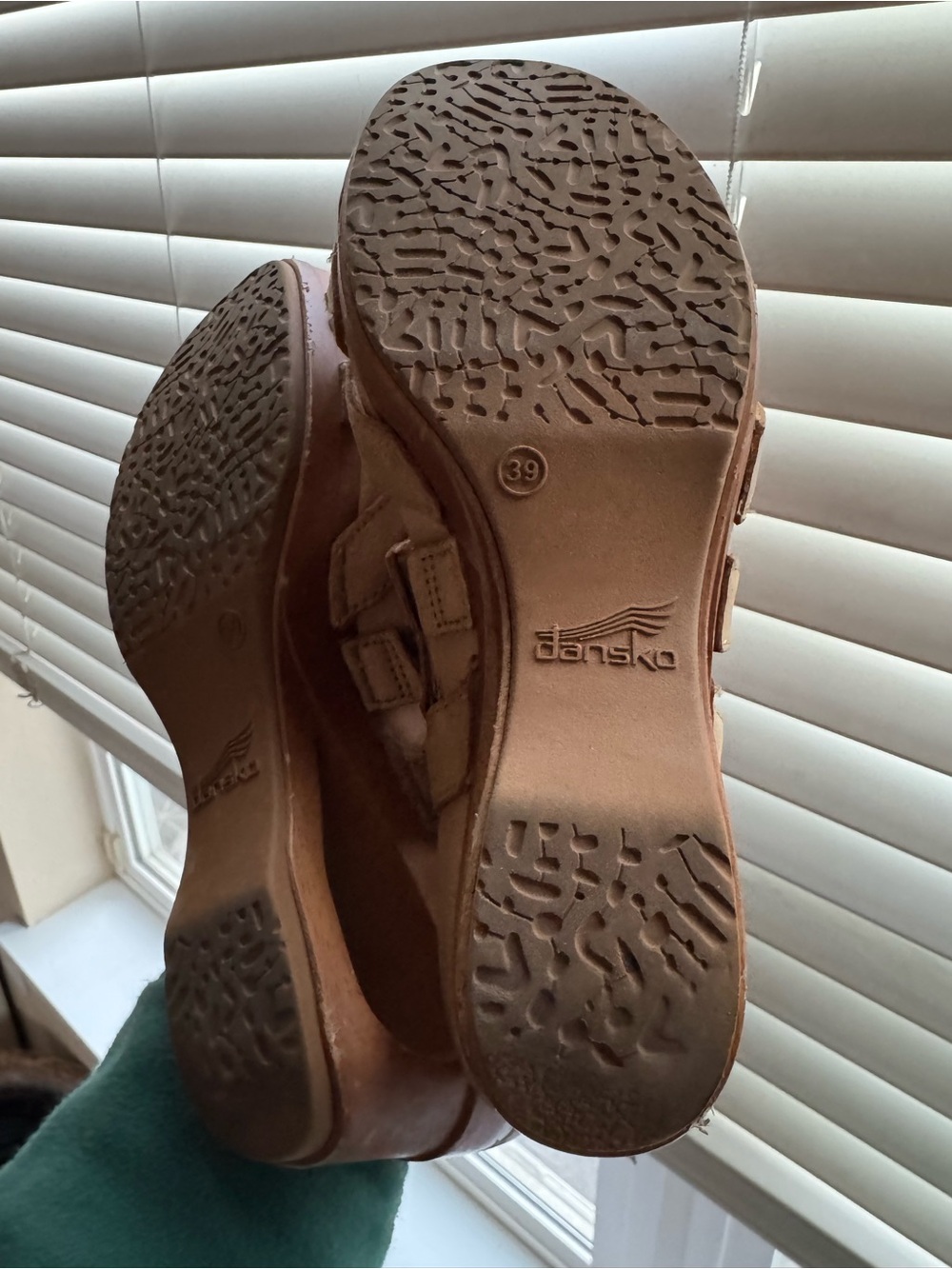 Dansko Tempest Suede Wedge Sandals in Tan - Women size 39 8.5 - Picture 5 of 6